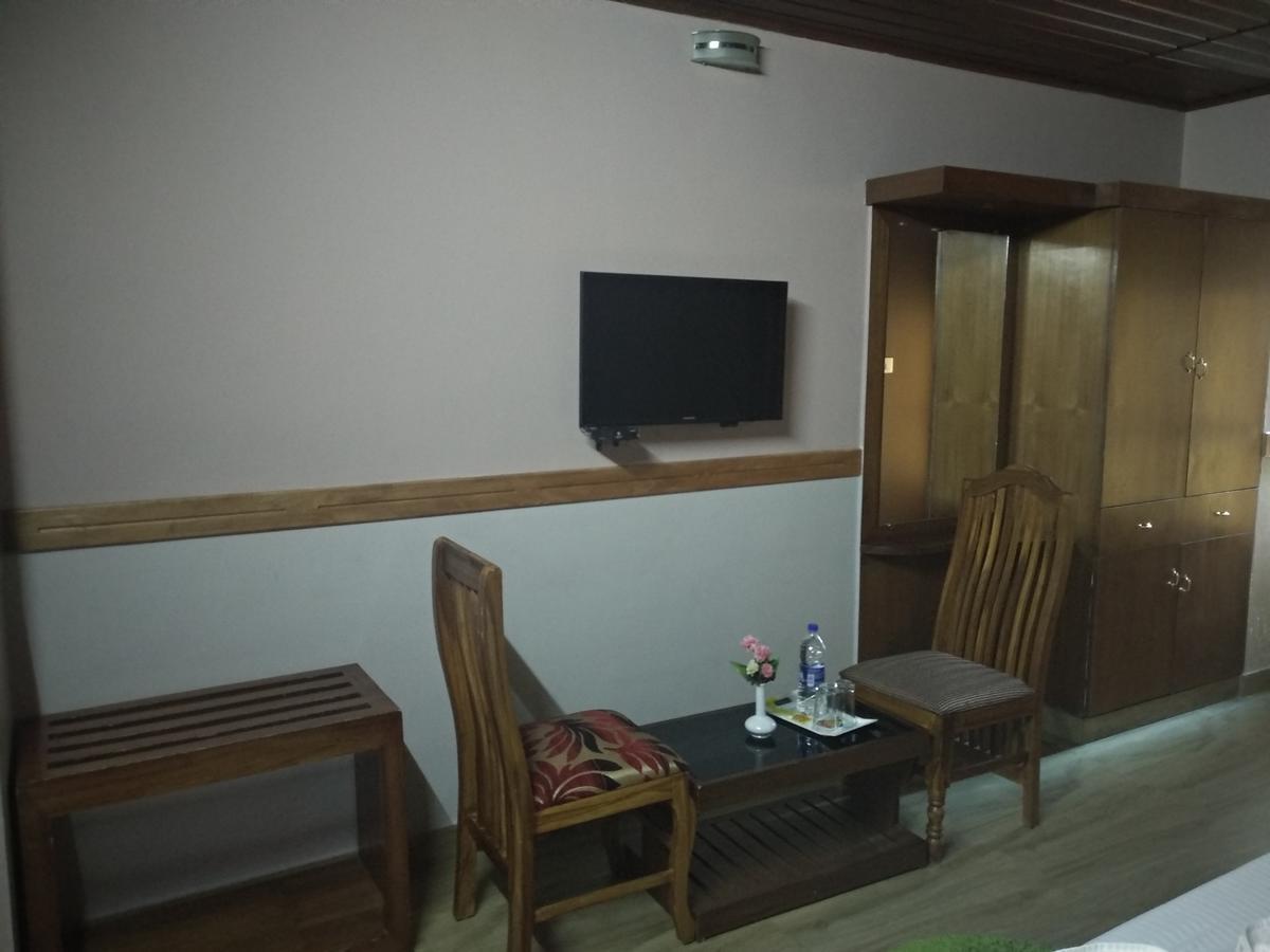 מונאר Gurubhavan Inn מראה חיצוני תמונה